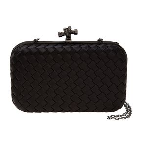 clutch trançada cetim